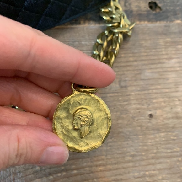 Vintage Chanel Iconic Chain Belt with Pouch - Picture 10 of 11